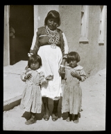 Acoma woman and children