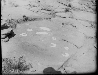 Footprints & monolite unnamed