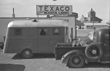 American Meteorite Labratory trailer and pickup holding specimen