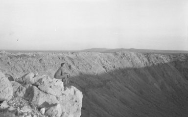 Harvey Nininger looking into crater from rim