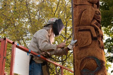 Installation of Totem Pole on South West Corner of Denver Museum of Nature and Science, exterior