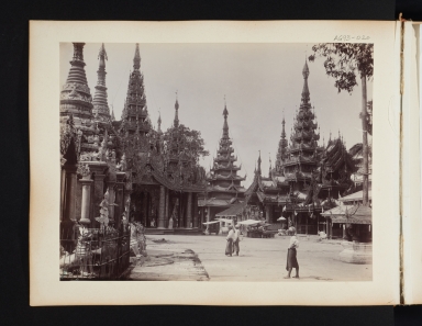 Scene at the Shwe Dagoda Pagoda.